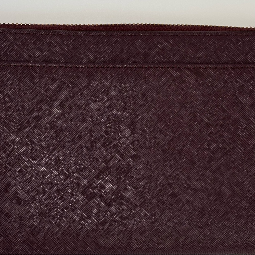 Kate Spade Laurel Way Wallet bi-fold with zip closure and inside slip pockets - Picture 8 of 9